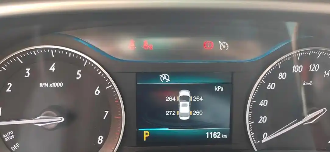 我昨天跑的高速两百多公里,然后胎压是260多完了放了一晚上成了250多