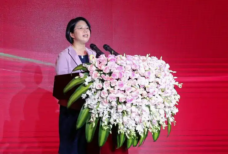 无锡市副市长刘霞讲话