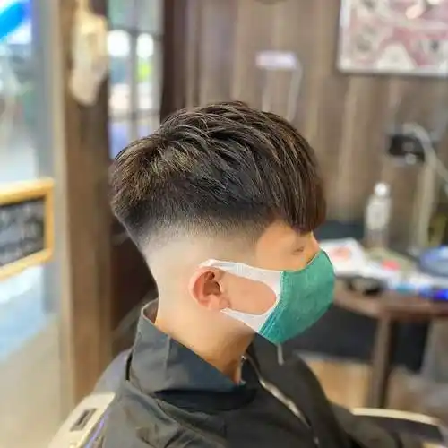 发型可不要瞎剪建议男生考虑这4种两边铲发型帅气有魅力