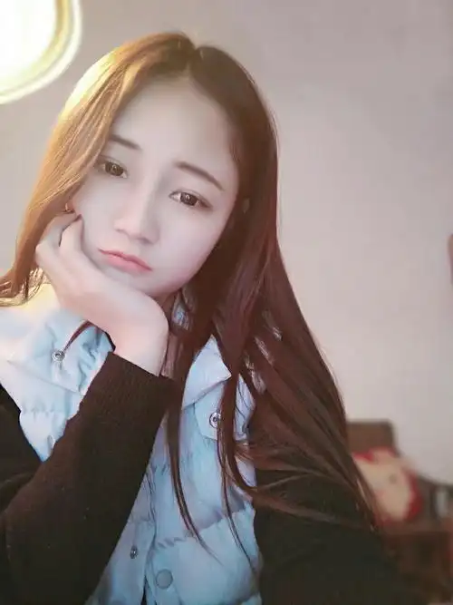 【美女秀场】初静雨 20岁 摩羯座 平面设计