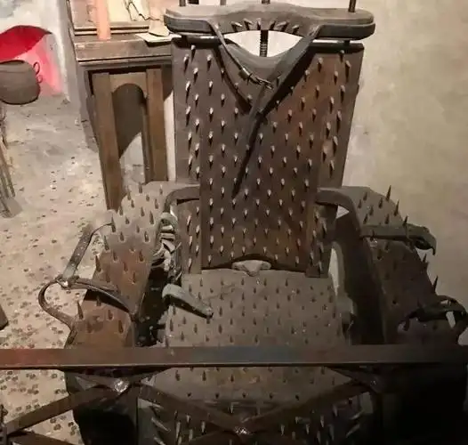 中国古代的酷刑和西方的酷刑哪个更残忍一些