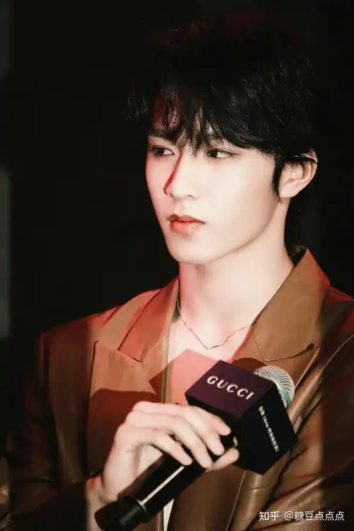 刘耀文有哪些惊艳到你的照片? - 知乎