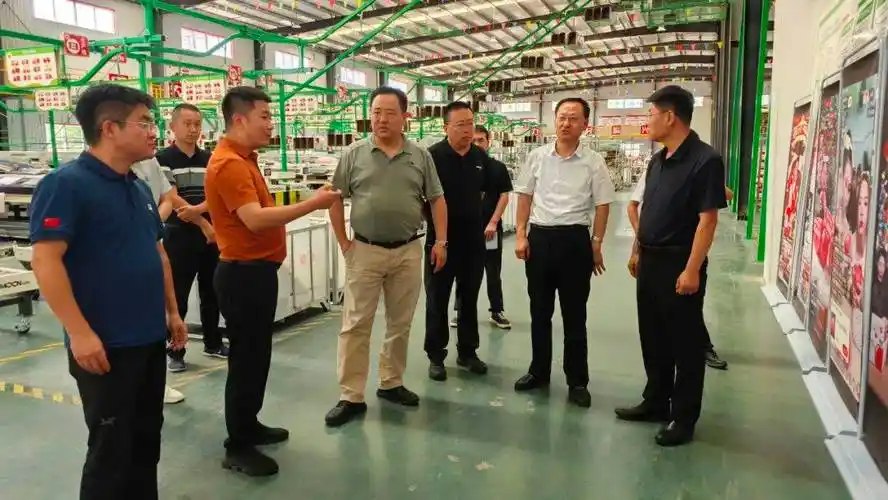 副市长张伟调研我县社会消费品零售总额工作