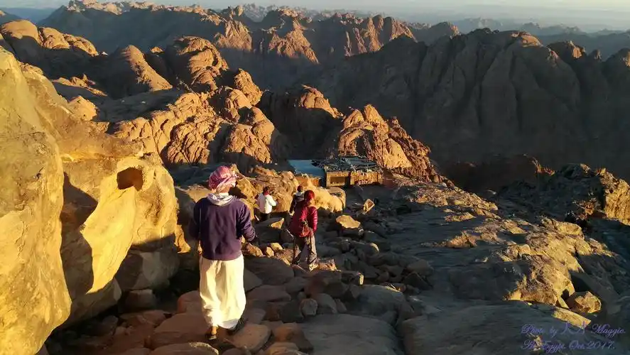 寻找摩西山上那第一道光埃及西奈山凌晨登顶观日出之旅