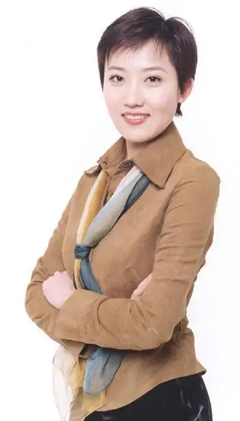 朝闻天下美女主持:郑天亮