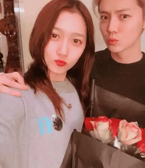 大瓜鹿晗关晓彤未婚先孕婚期520知情人我同学老婆在协和