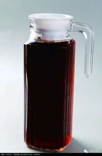 口感经大家品尝,普通酸梅汤味道多为山楂和冰糖的味道;老北京酸梅汤