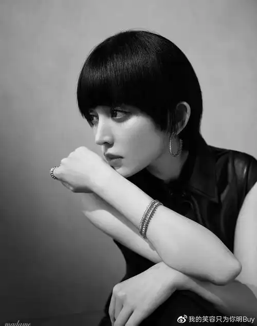 古力娜扎酷飒短发写真太美了!魔鬼身材性感靓丽