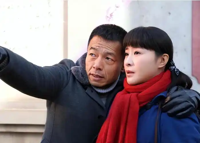 回顾王挺7岁被父亲抛弃20岁为父亲还巨债51岁才敢娶妻生子