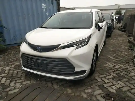 2021款丰田塞纳油电混合国六40万起售