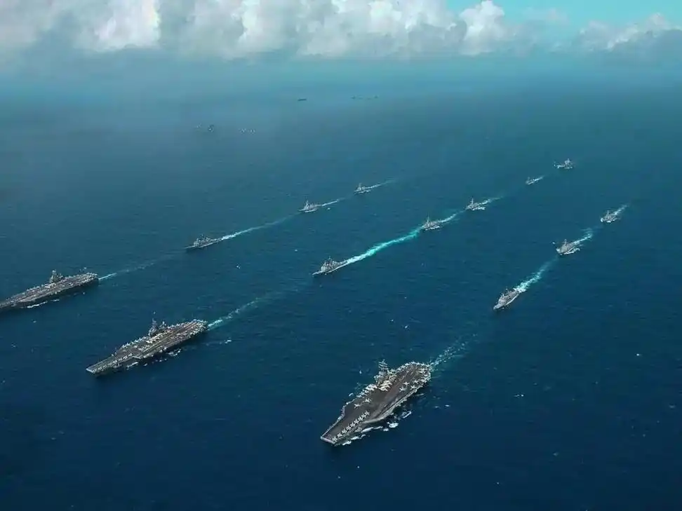 无视海军双航母战斗群震慑美航母舰队突闯中国南海竟想一石三鸟