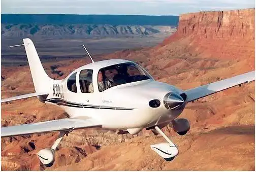 家用小飞机3000元一架每小时学费3000元总共60