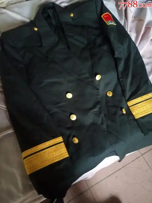 夏季尉官军礼服