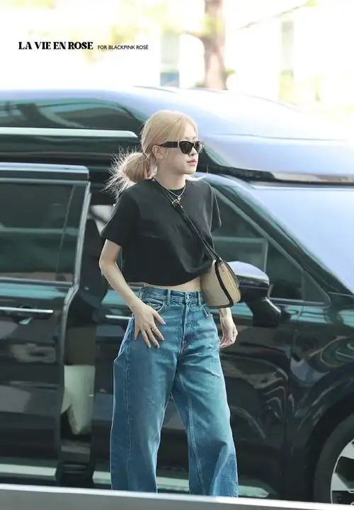 朴彩英仲夏甜芒#【高清】230701ros07超话@roses_are_rosie仁川机场