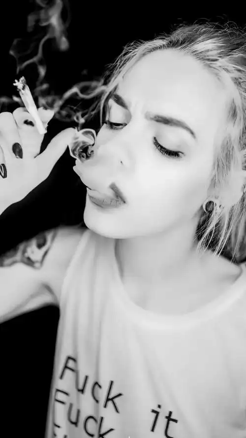 抖音壁纸图片高清无水印下载抖音高清壁纸女生下载