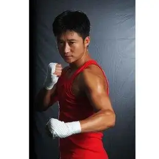 明星吴京海报 健身肌肉男励志贴画 武打明星战狼电影装 饰挂图w12