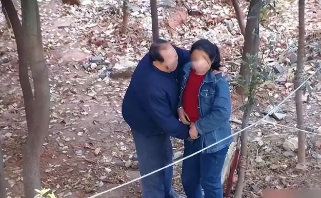 10元抚摸,80陪睡,老人性压抑该如何化解