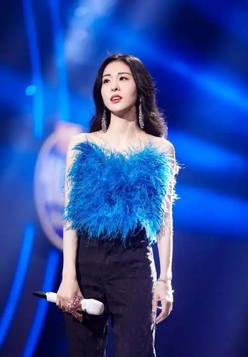 张碧晨唱歌也太好听了吧!live气息好稳