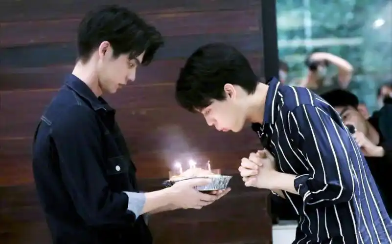 【只因我们天生一对】(sarawat&tine)x【情话天才】