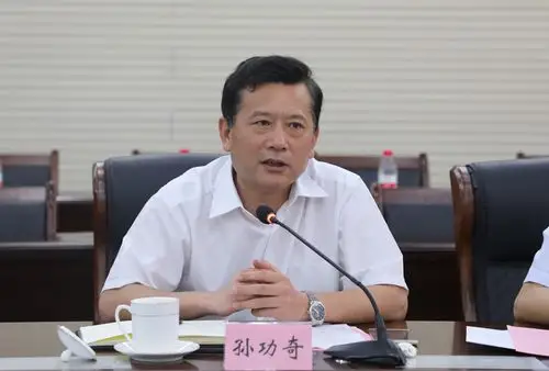 开封市人民政府副市长黄玉国来我校调研