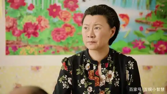 《乡村爱情12》:谢广坤生活中有没有头发?他和老婆演亲家?