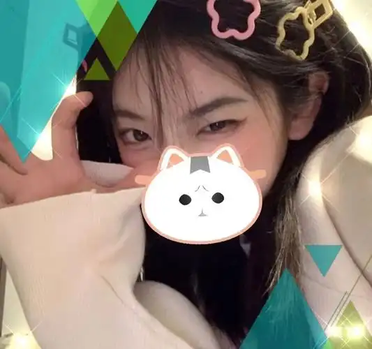 我和闺蜜互发照片,她长这样13岁,求证是不是网图