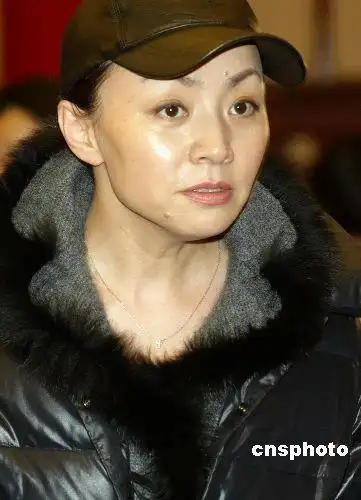 巴图安慰妈妈宋丹丹不想再听见你哭图