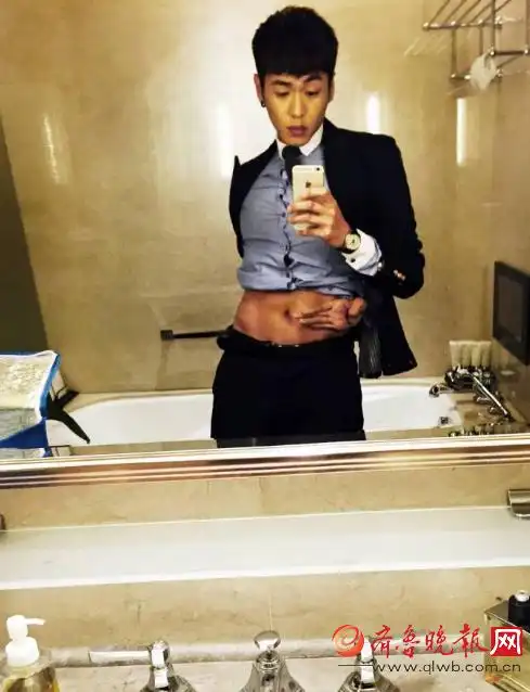 继鼻尖痣之后,又奉献出腹肌杀