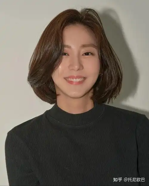 职场发型女图片|职场短发干练发型女|职场短发干练发型女