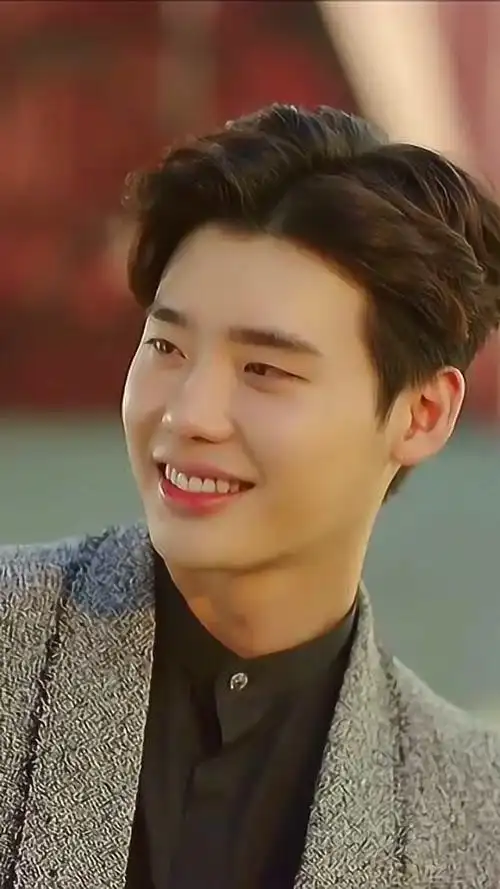 李钟硕的笑容,是这个世界上最温暖的东西吧!