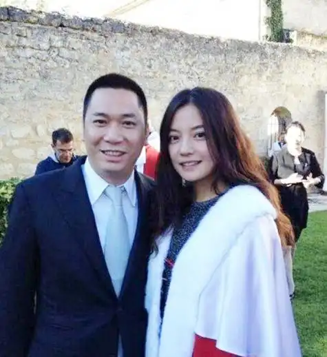 黄有龙:让赵薇成为"女版巴菲特"