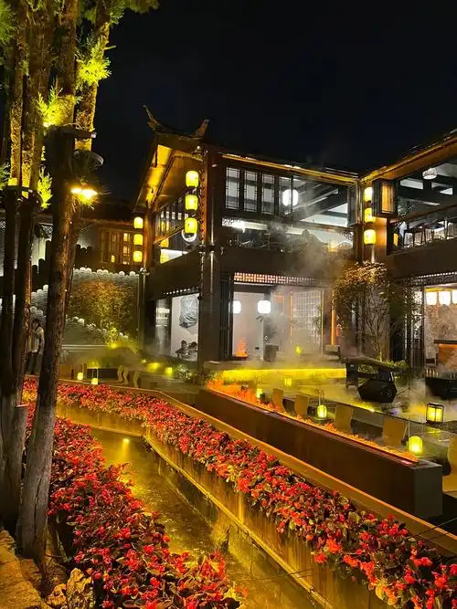 不停的告别 然后重新出发~#丽江古城夜景 #一切都在慢慢变好 - 抖音