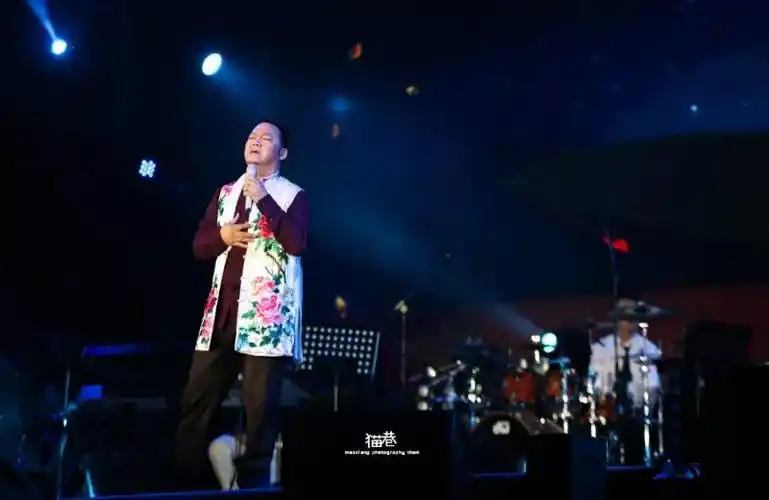 高保利去世,曾和龚琳娜等人同台,去世原因竟然是车祸