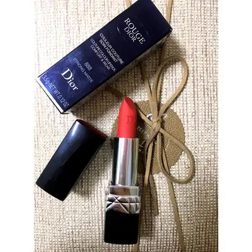 迪奥口红888#_价格_怎么样_迪奥dior烈艳蓝金唇膏_试色彩妆唇妆