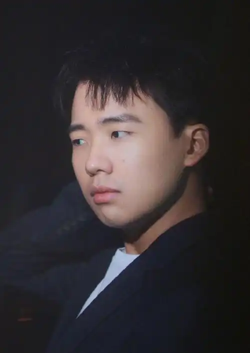 德云社巨人之侧郭麒麟年纪轻轻何以继于德云