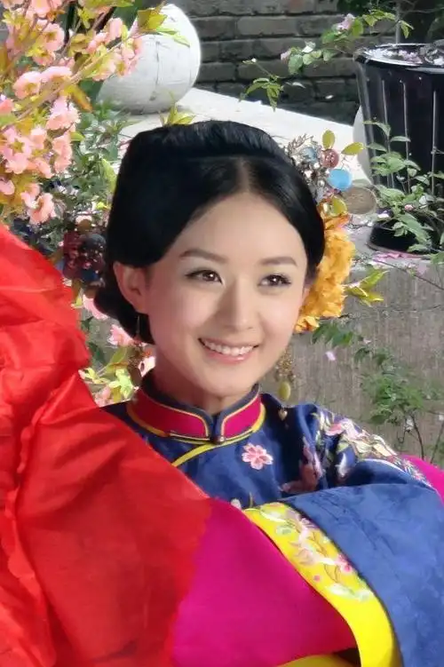 赵丽颖拿飞天视后!她曾聊起"农村出身",一旁的陈晓面露尴尬