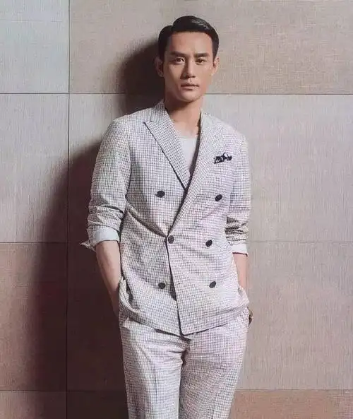 王凯匆匆赶回了武汉,怀揣着自己的人生目标,向父母坦言心迹,却未料