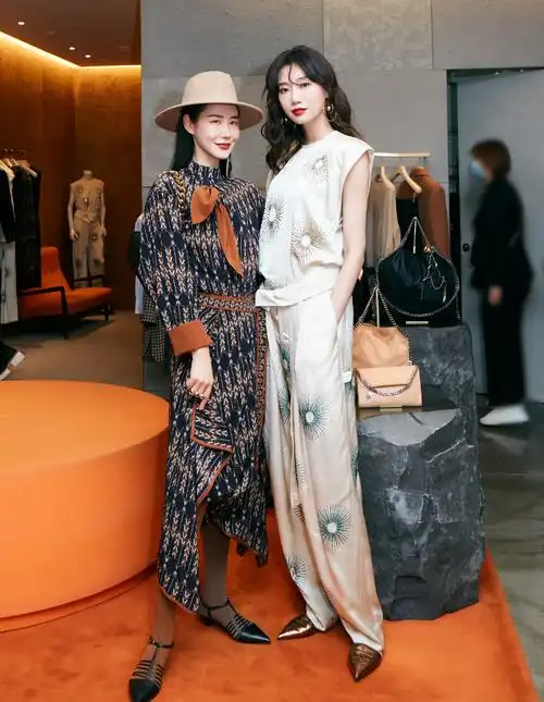 李斯羽卷发性感靓丽写真图片612