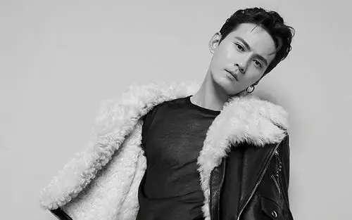 徐正溪冷峻帅气写真图片桌面壁纸