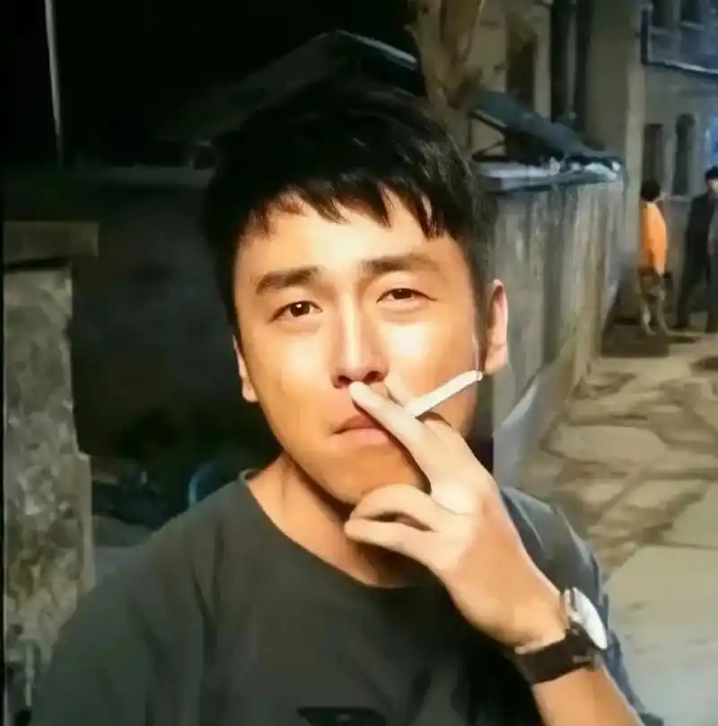 雷佳音年轻的时候好帅