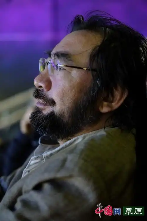 《蒙古马》实景剧总导演宁才在答谢演出现场