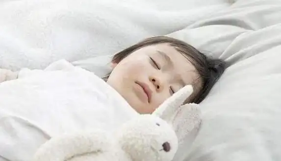 2岁宝宝晚上12点还不睡觉咋办?弄清原因,才能针对性地解决问题