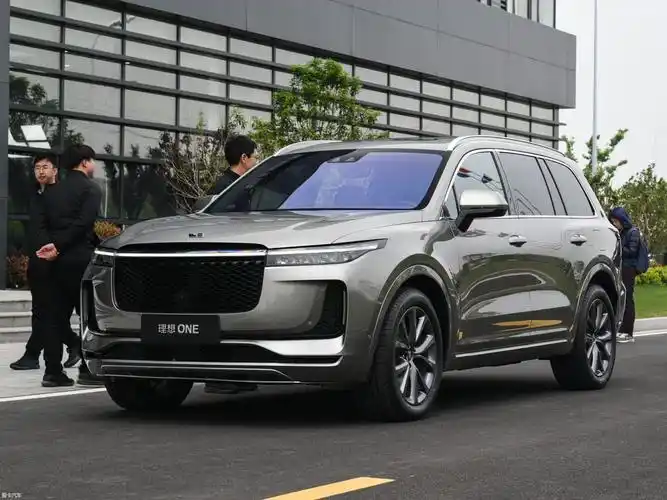 【2020款理想one增程6座版_整体外观_24/525张图片】_汽车图片大全