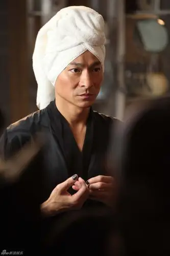 刘德华男扮女装抹口红 玩颠覆如梦露附身(图)