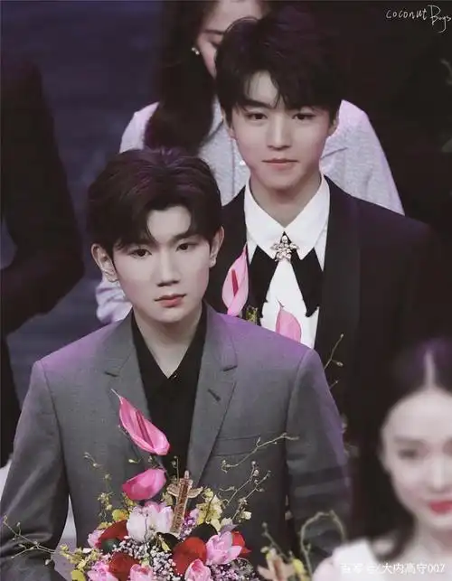 喜事连连!王俊凯王源久违同框后,下月合体行程遭曝光