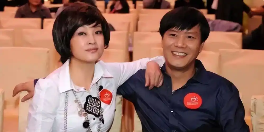 刘晓庆60岁再嫁圈外富豪老公没办法不嫁他太宠我了