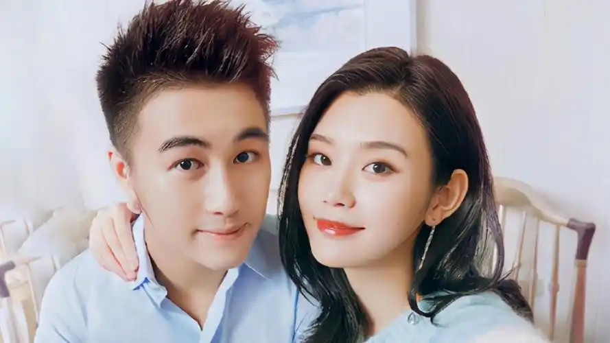 被问怕不怕老婆?赌王之子何猷君巧妙回应:听老婆话会发达