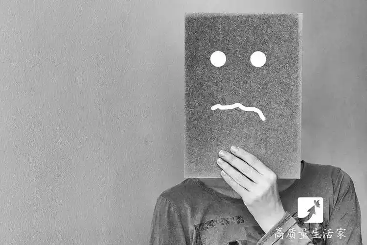 焦虑与抑郁时常伴随在一起,抑郁症发展过程中患者会有悲观厌世的情况