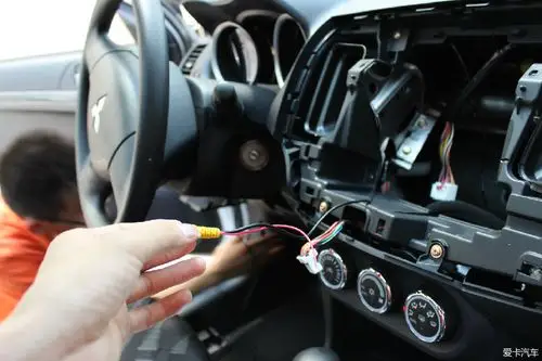 15.gps天线布线,放于a柱端