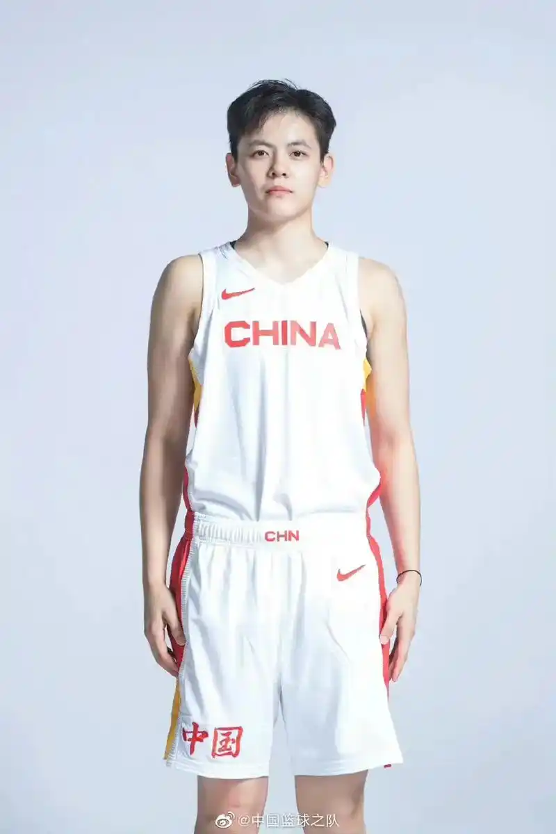 杨舒予 #打篮球的女生 #不缺从头再来的勇气 @抖音小助手 - 抖音